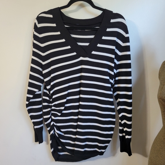 Lane Bryant Fitted Long-Sleeve V-Neck Ruched Pullover Sweater Size 18/20 - Picture 4 of 8